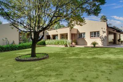 House For Rent in Douglasdale, Sandton