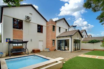 Cluster House For Sale in Broadacres, Sandton