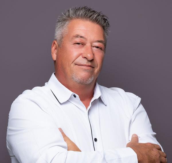 Colin  Kuhlmann, estate agent