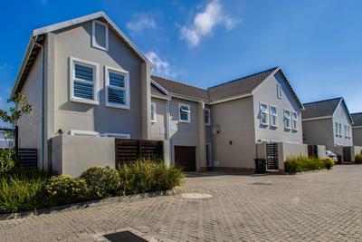 Cluster House For Sale in Bryanston, Sandton