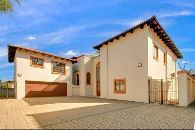 House For Rent in Bryanston, Sandton